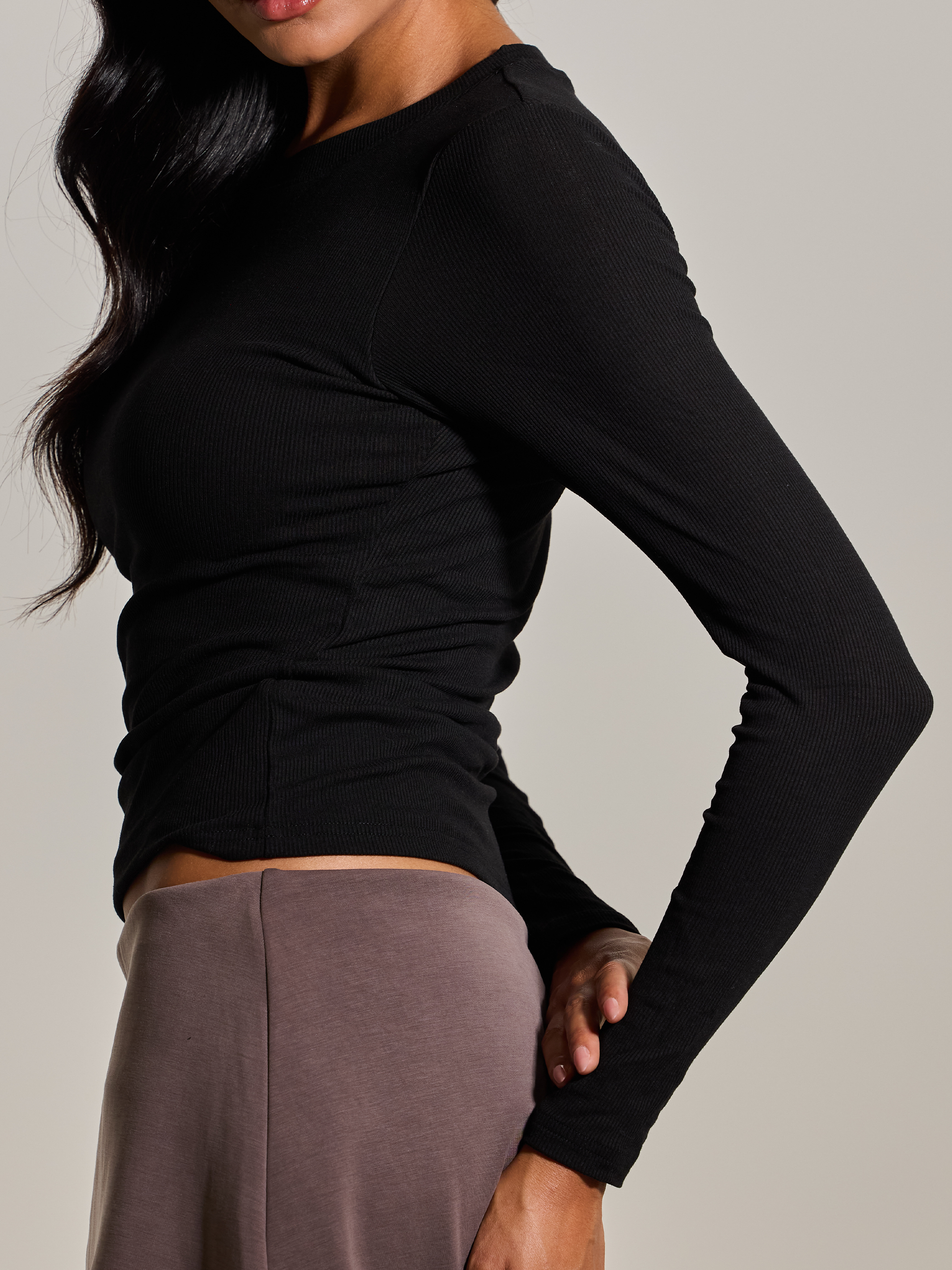 Ribbed Crew Neck Long Sleeve - Build-in Padding