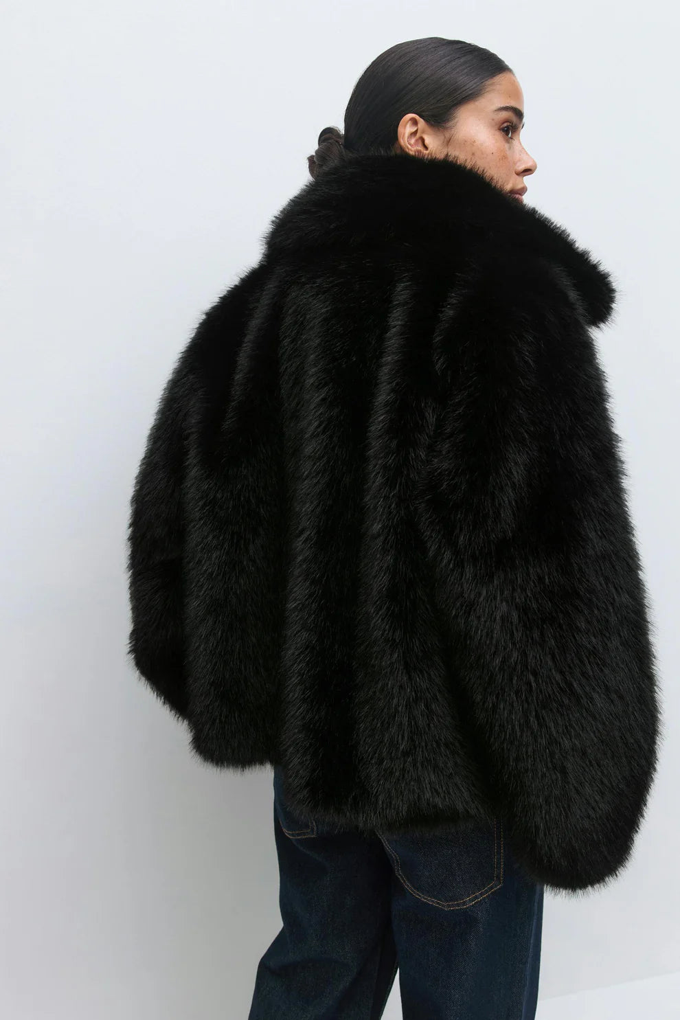 Plush Faux-Fur Jacket – Oversized Collar, Luxe Soft Touch