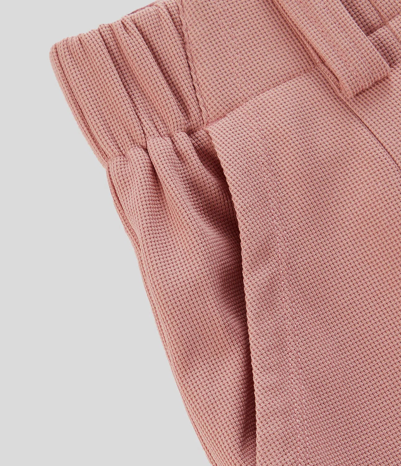 Embossed Wide-Leg Tailored Pants – High-Waist Fit