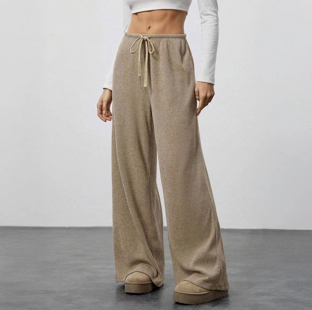 Casual Wide-Leg Track Pants – High Waist Style