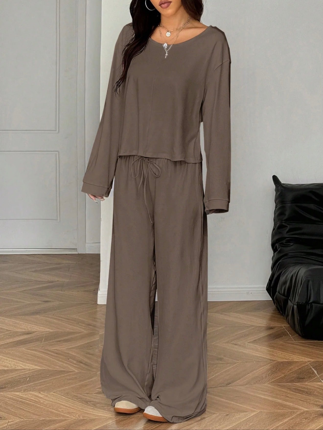 The Soft Lounge Set – Effortless Elegance, All-Day Comfort