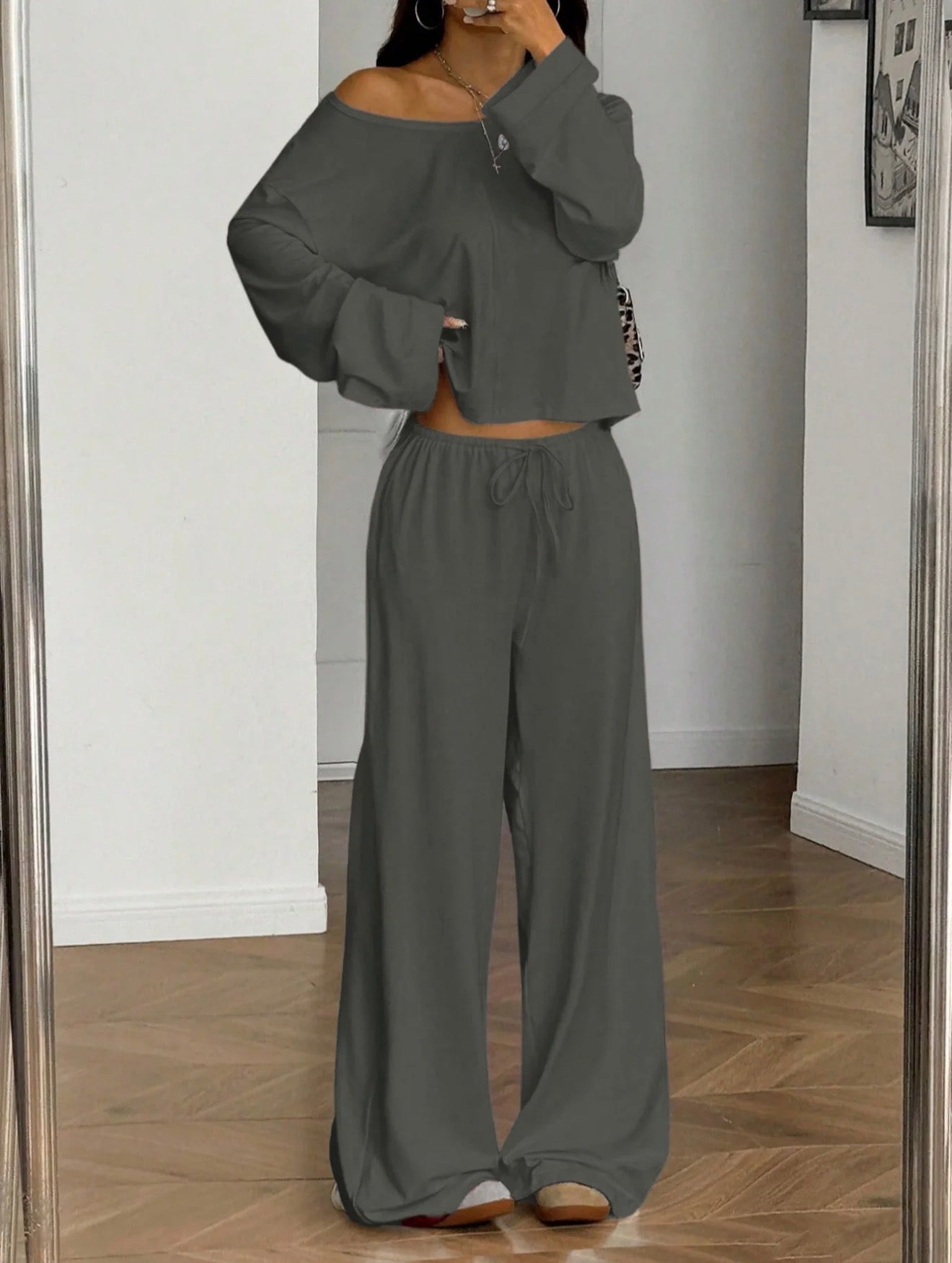 The Soft Lounge Set – Effortless Elegance, All-Day Comfort