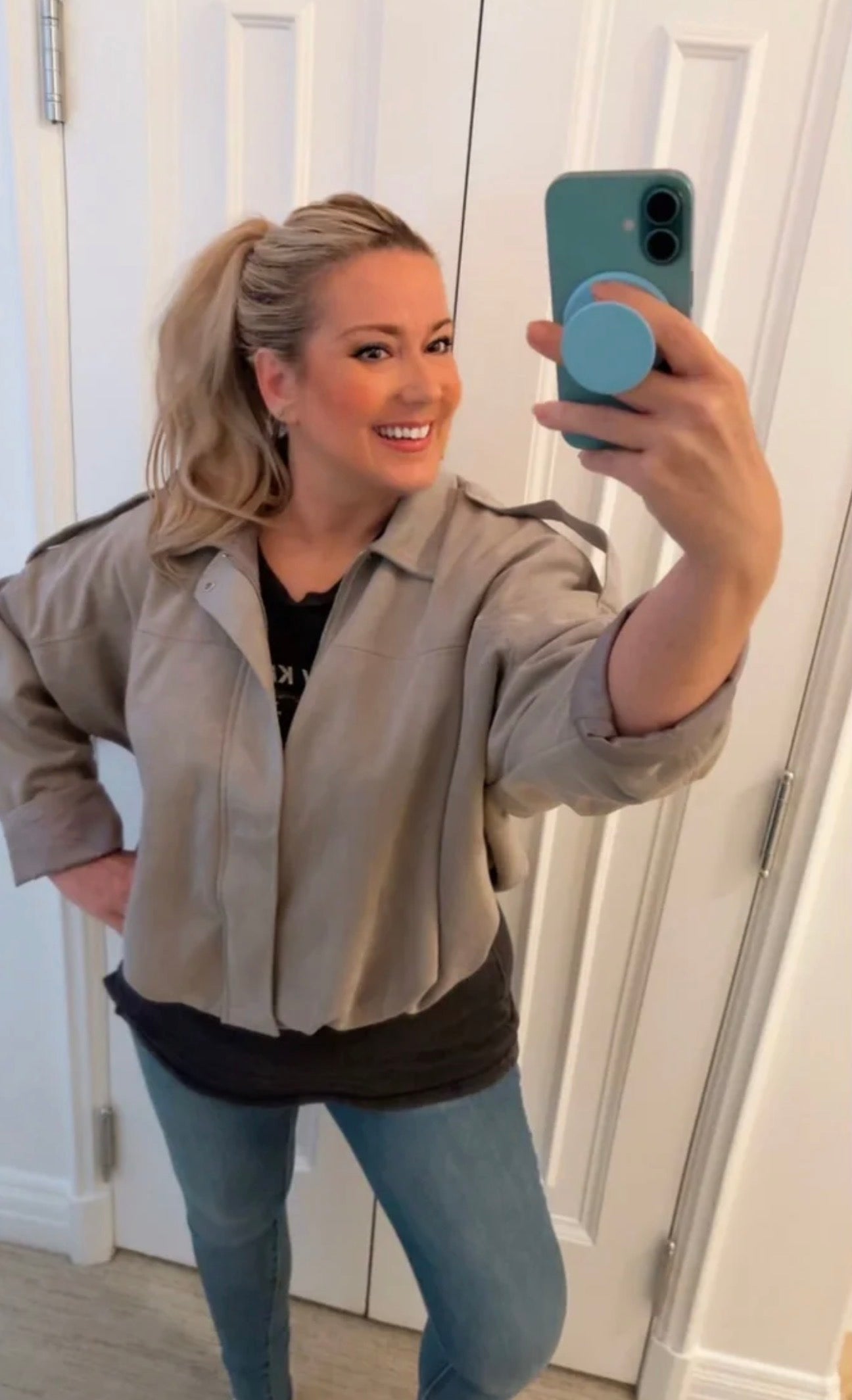 PHOTO Vintage Oversized Suede Bomber Jacket - Relaxed Zip Fit