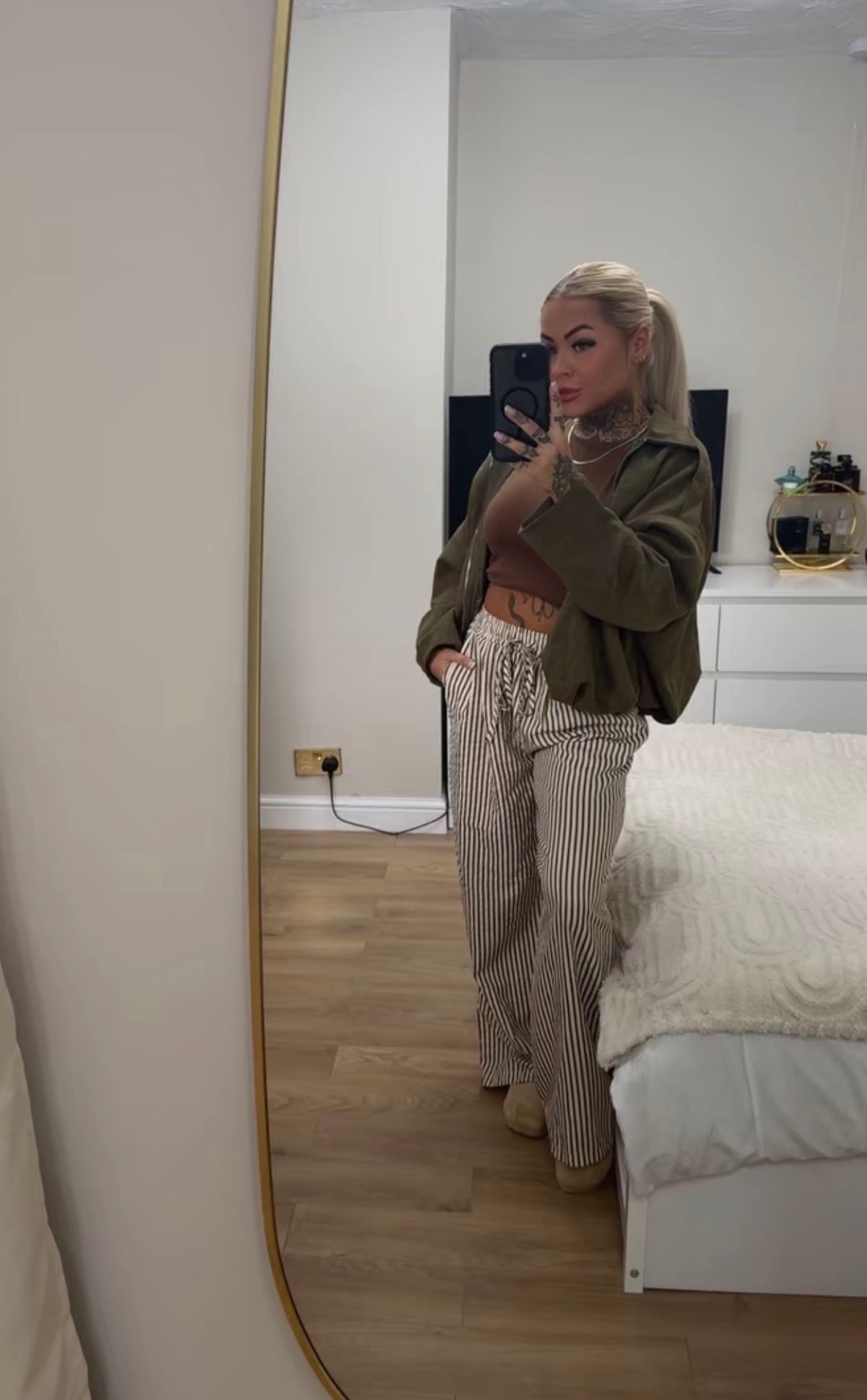 PHOTO Vintage Oversized Suede Bomber Jacket - Relaxed Zip Fit