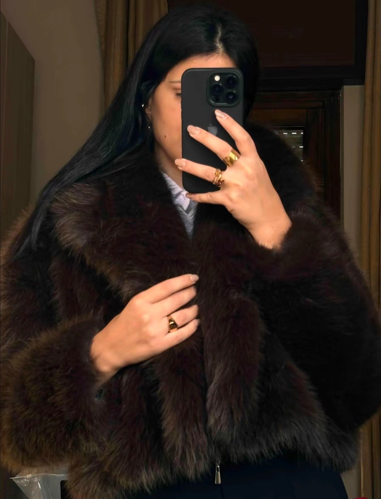 PHOTO Plush Faux-Fur Jacket – Oversized Collar, Luxe Soft Touch