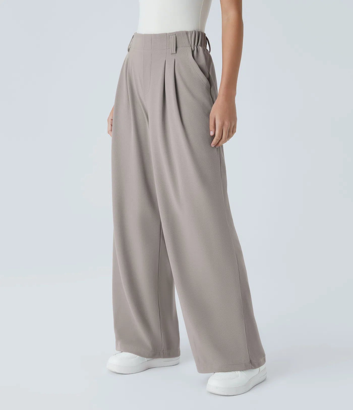 Embossed Wide-Leg Tailored Pants – High-Waist Fit