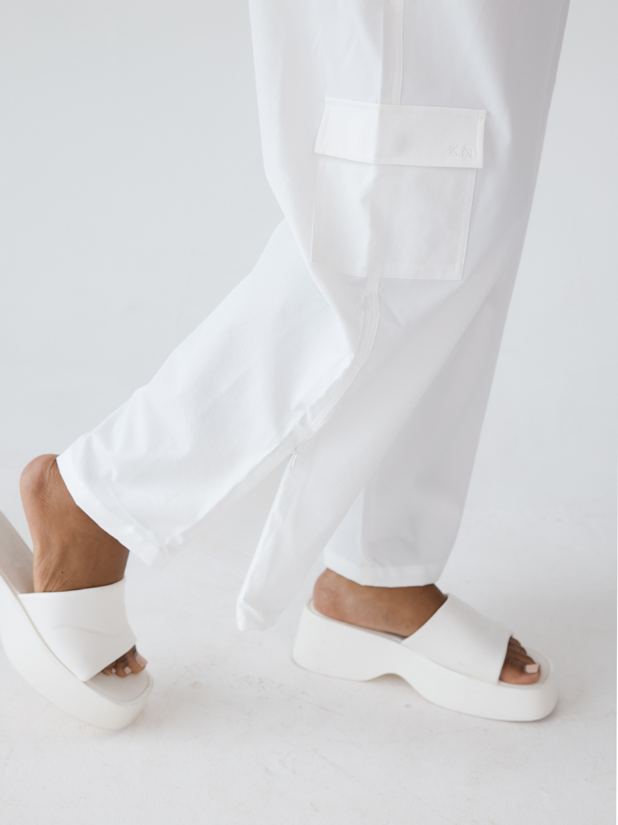 Adjustable Parachute Pants – Oversized Mid-Rise Fit