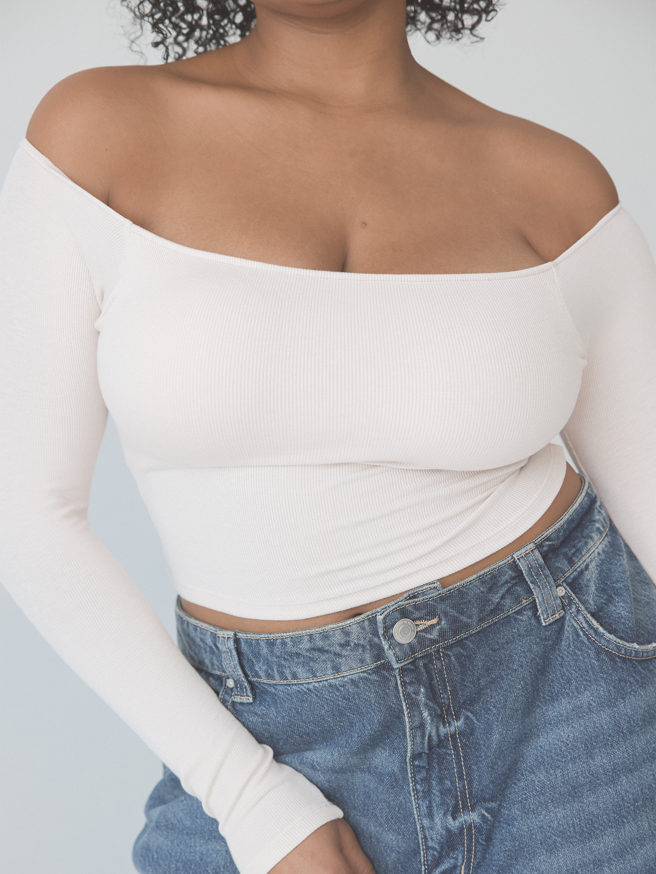 Ribbed Off-Shoulder Crop – Built-In Padding