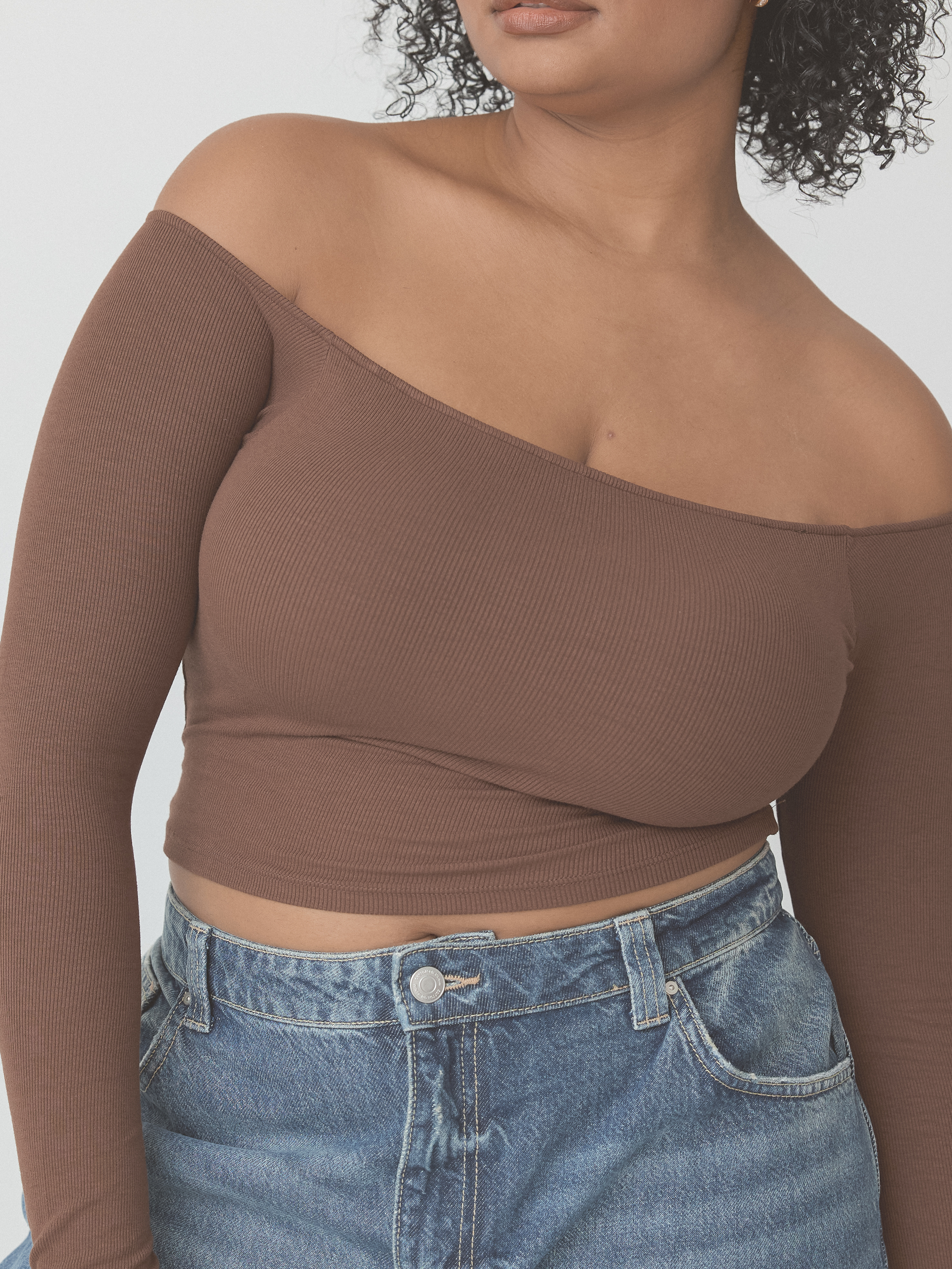 Ribbed Off-Shoulder Crop – Built-In Padding