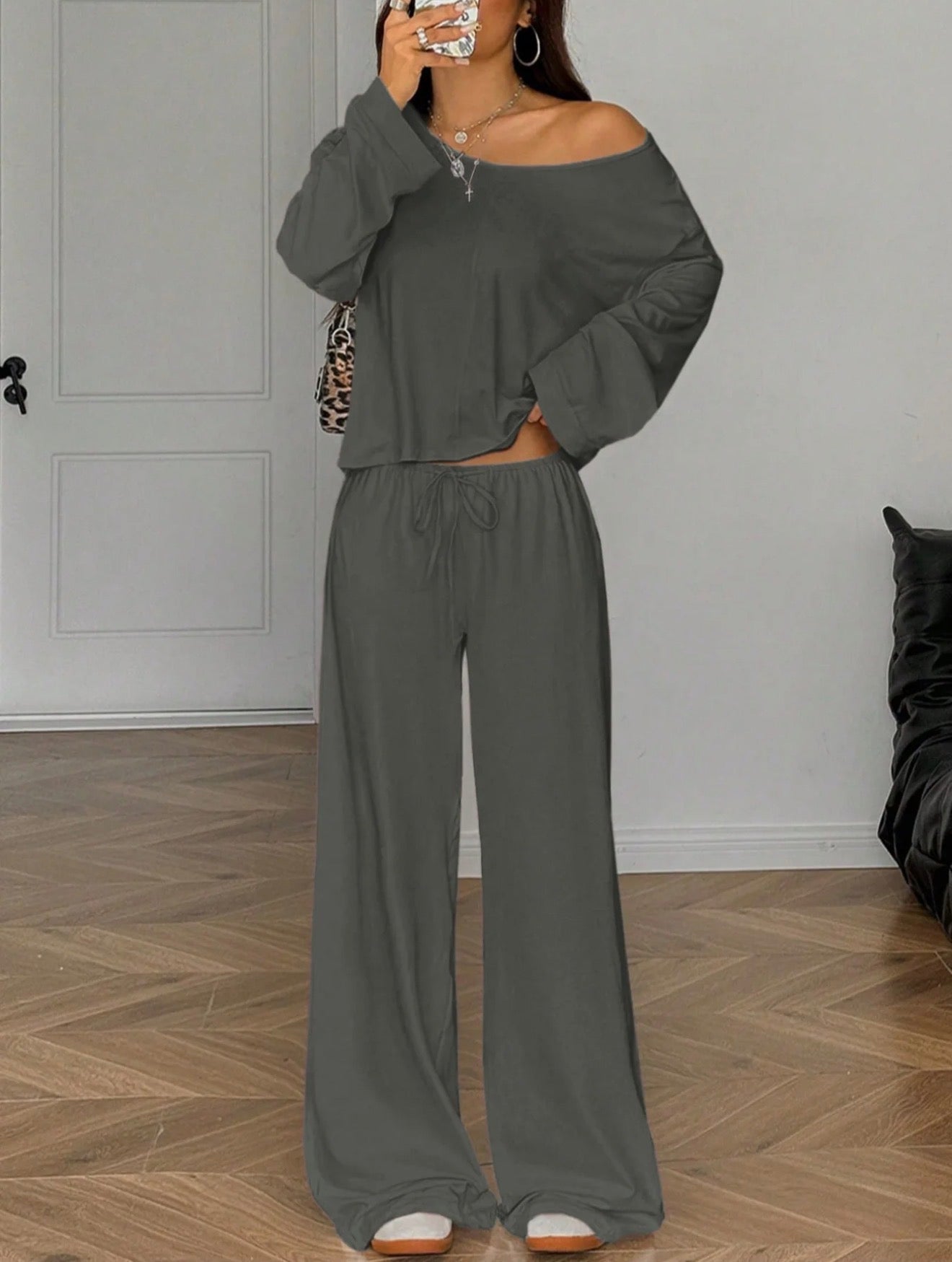 The Soft Lounge Set – Effortless Elegance, All-Day Comfort