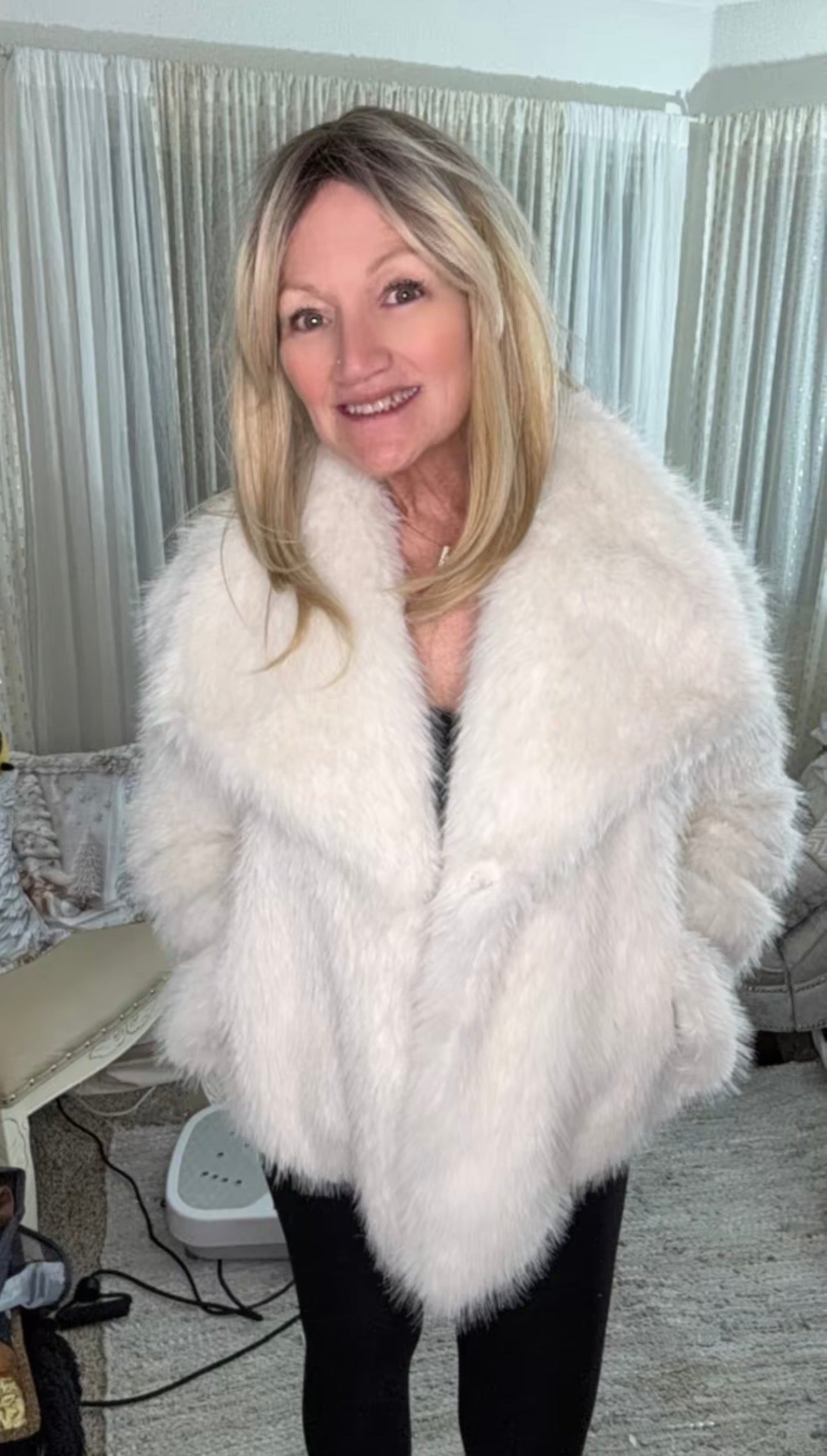 PHOTO Plush Faux-Fur Jacket – Oversized Collar, Luxe Soft Touch