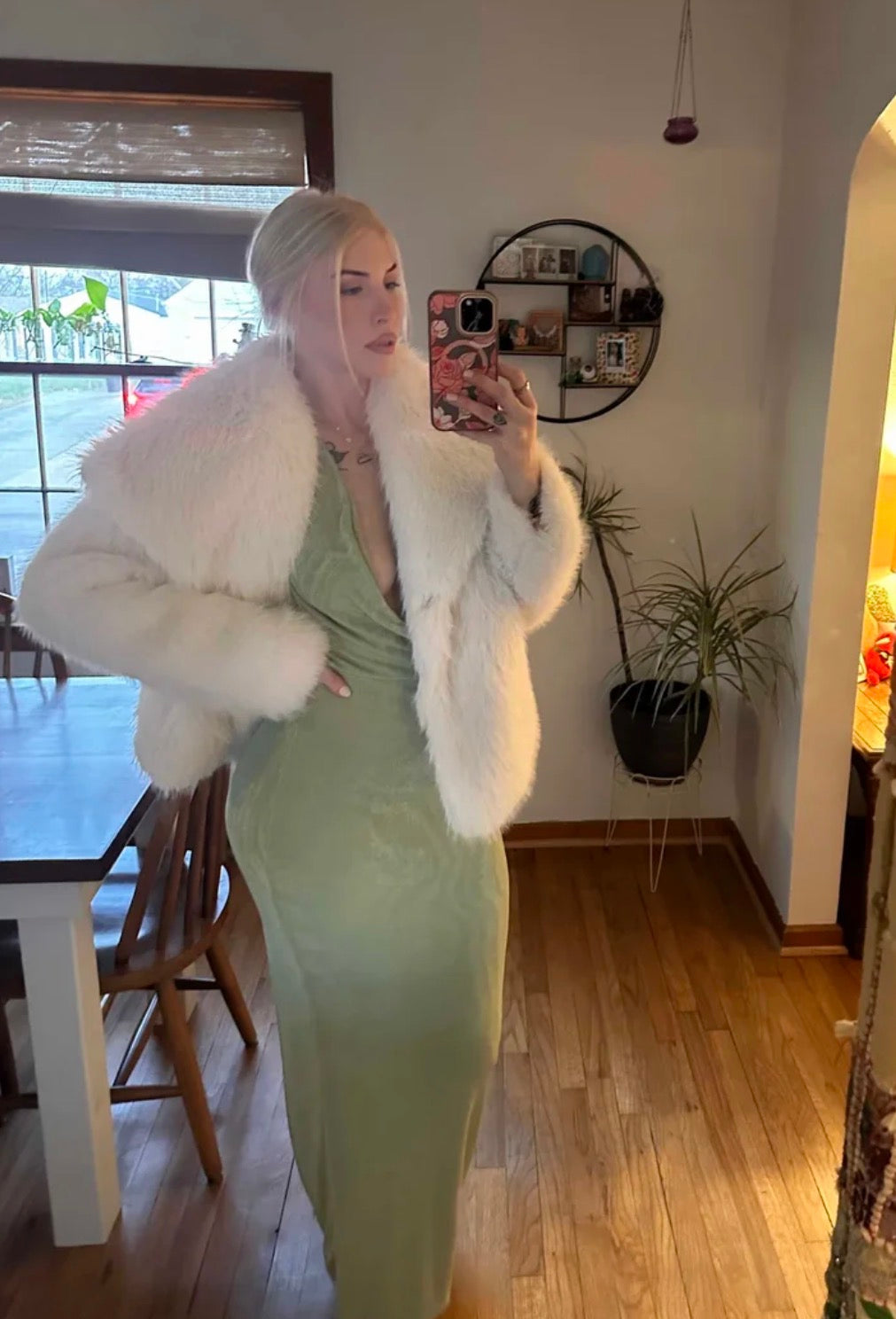 PHOTO Plush Faux-Fur Jacket – Oversized Collar, Luxe Soft Touch