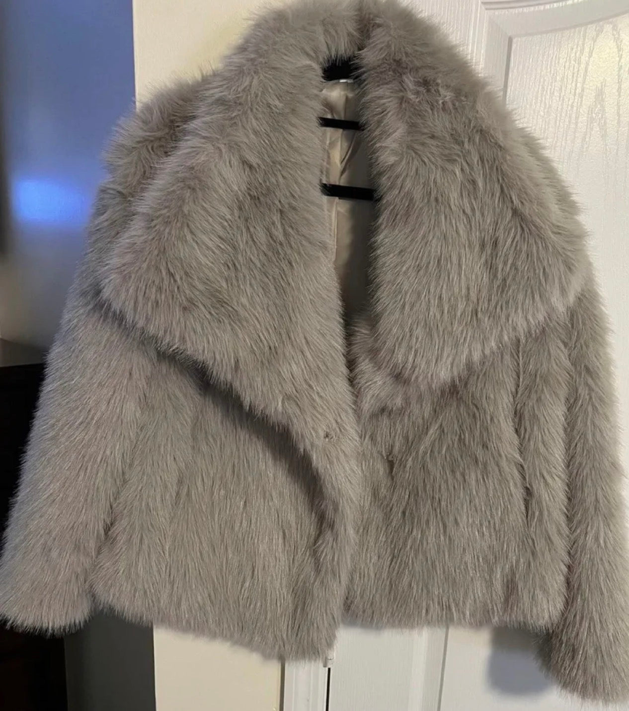 PHOTO Plush Faux-Fur Jacket – Oversized Collar, Luxe Soft Touch