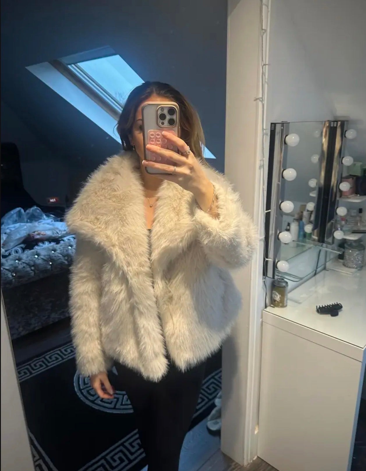 PHOTO Plush Faux-Fur Jacket – Oversized Collar, Luxe Soft Touch