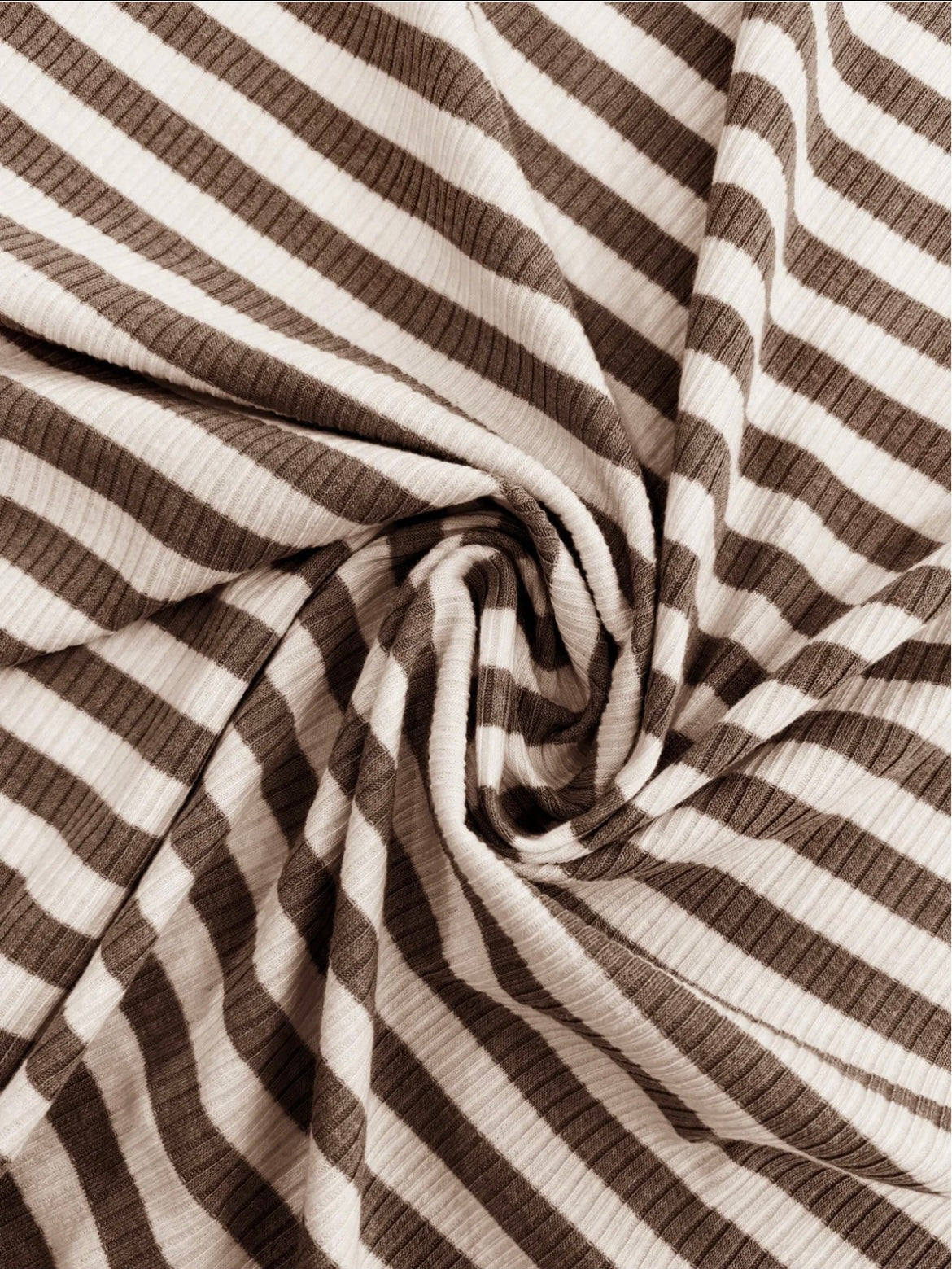 Two-Piece Stripe Set – Square-Neck Crop & Drawstring Wide-Leg Pants