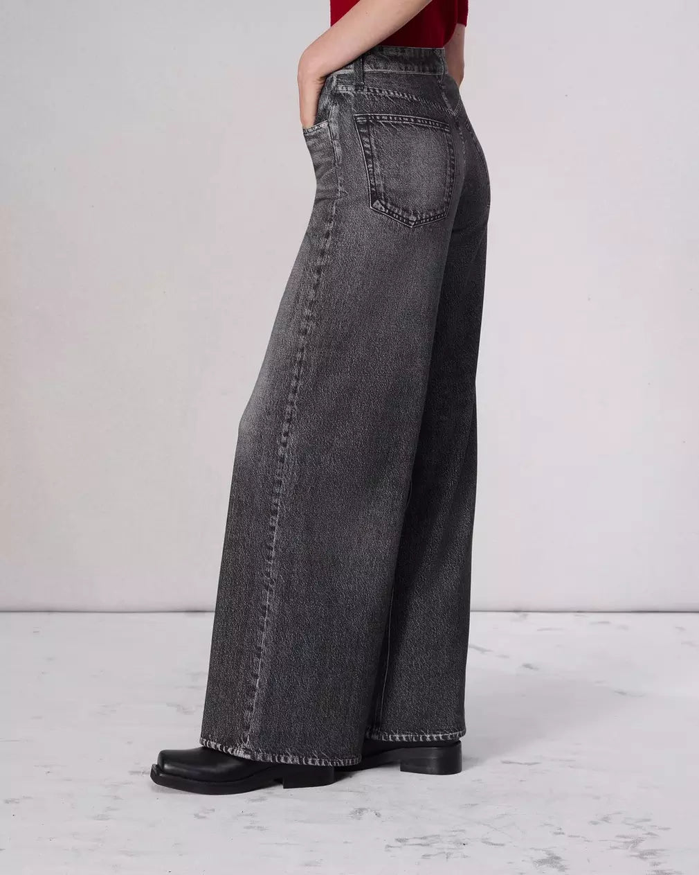 Black Sweatpant Jeans – Relaxed Straight Fit