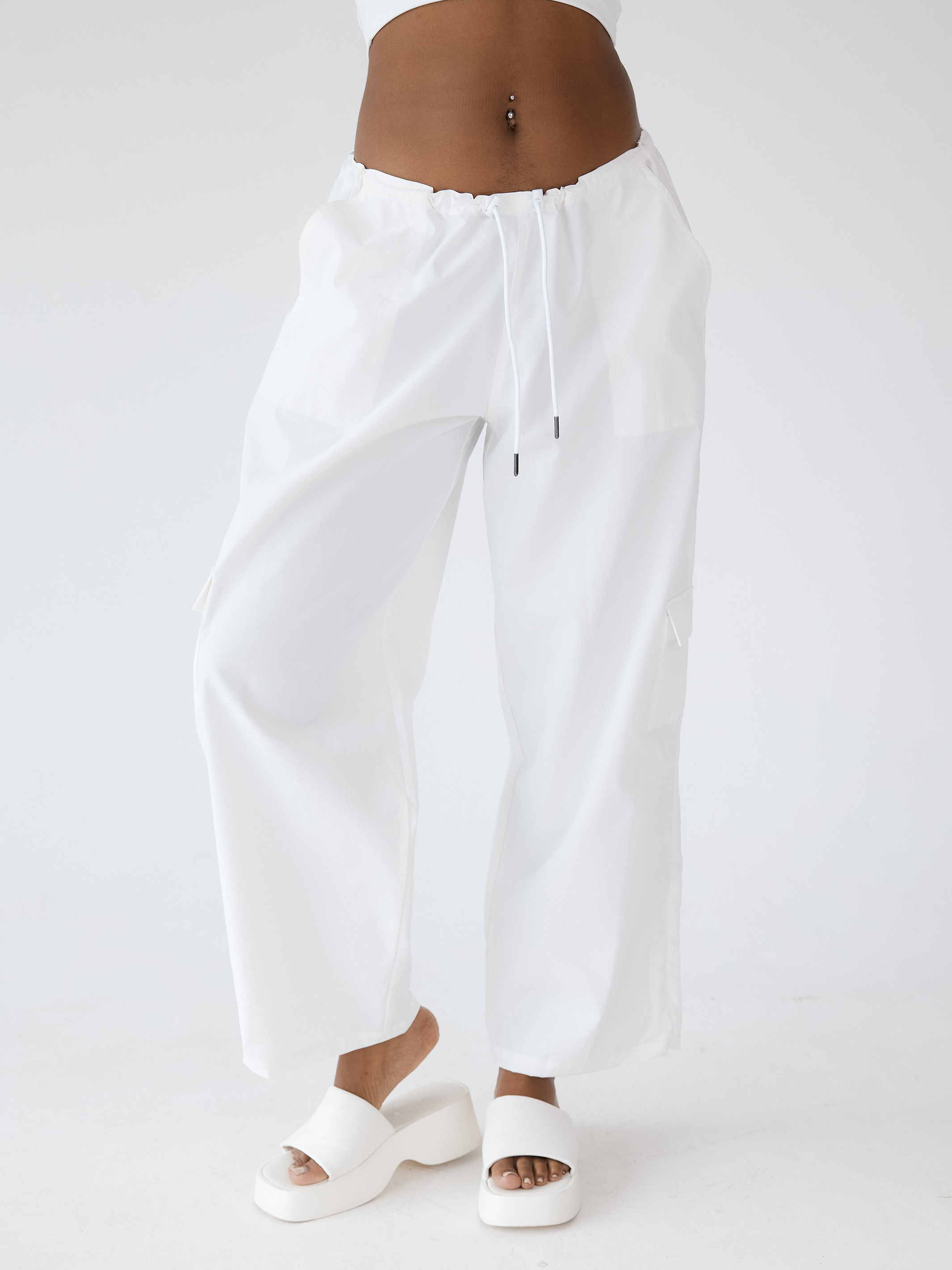 Adjustable Parachute Pants – Oversized Mid-Rise Fit