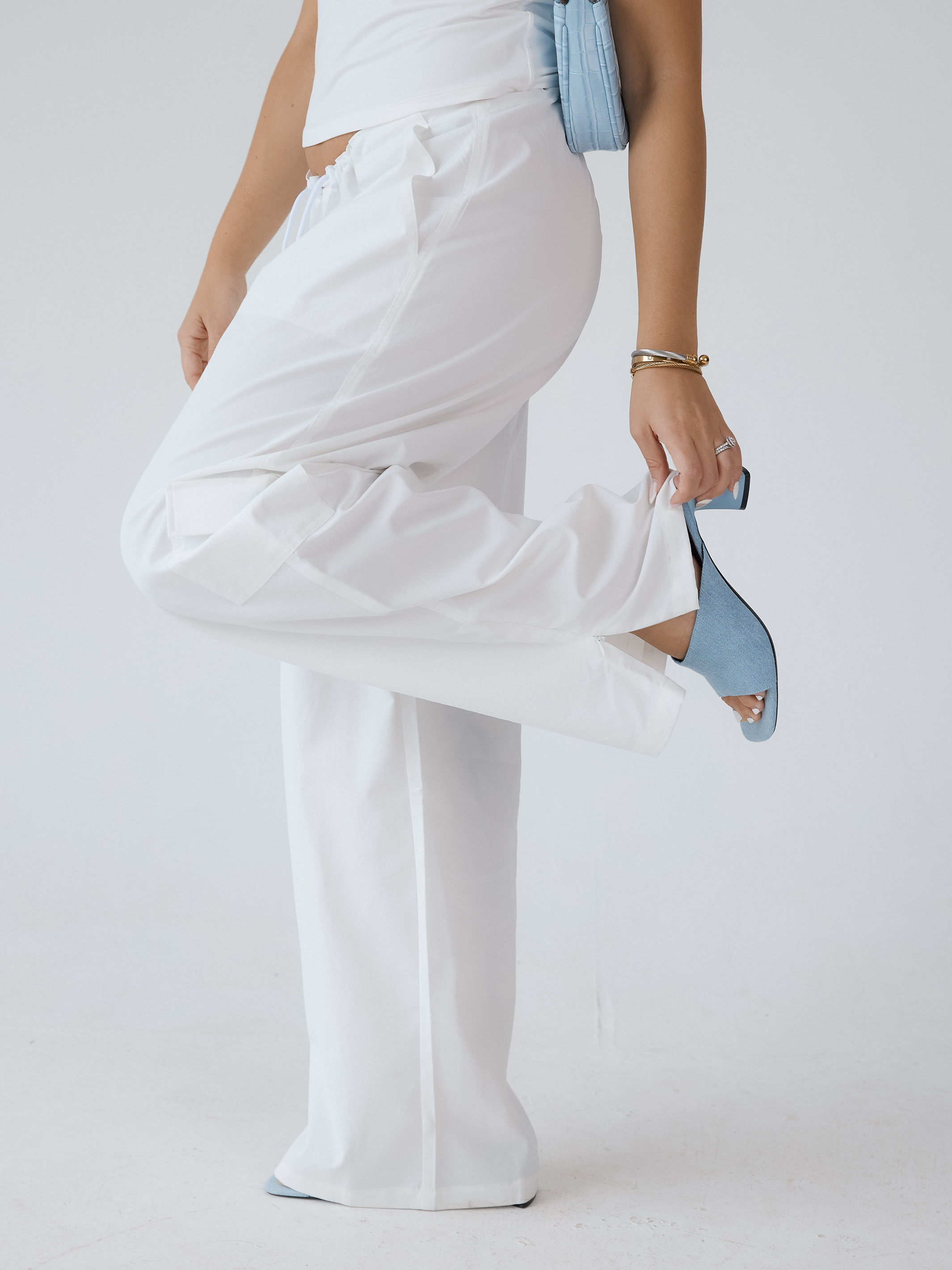 Adjustable Parachute Pants – Oversized Mid-Rise Fit