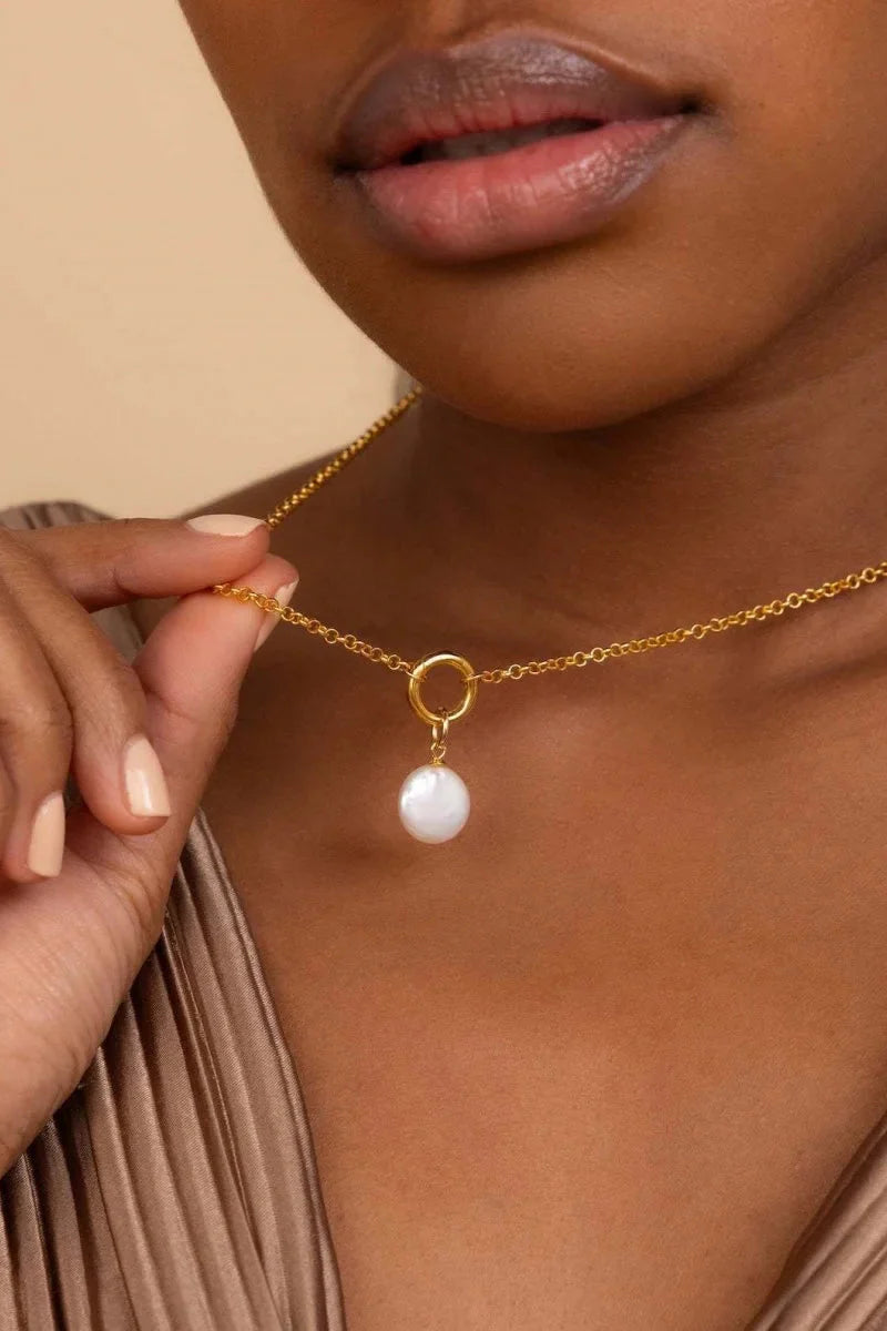 Luna Pearl Circle Necklace