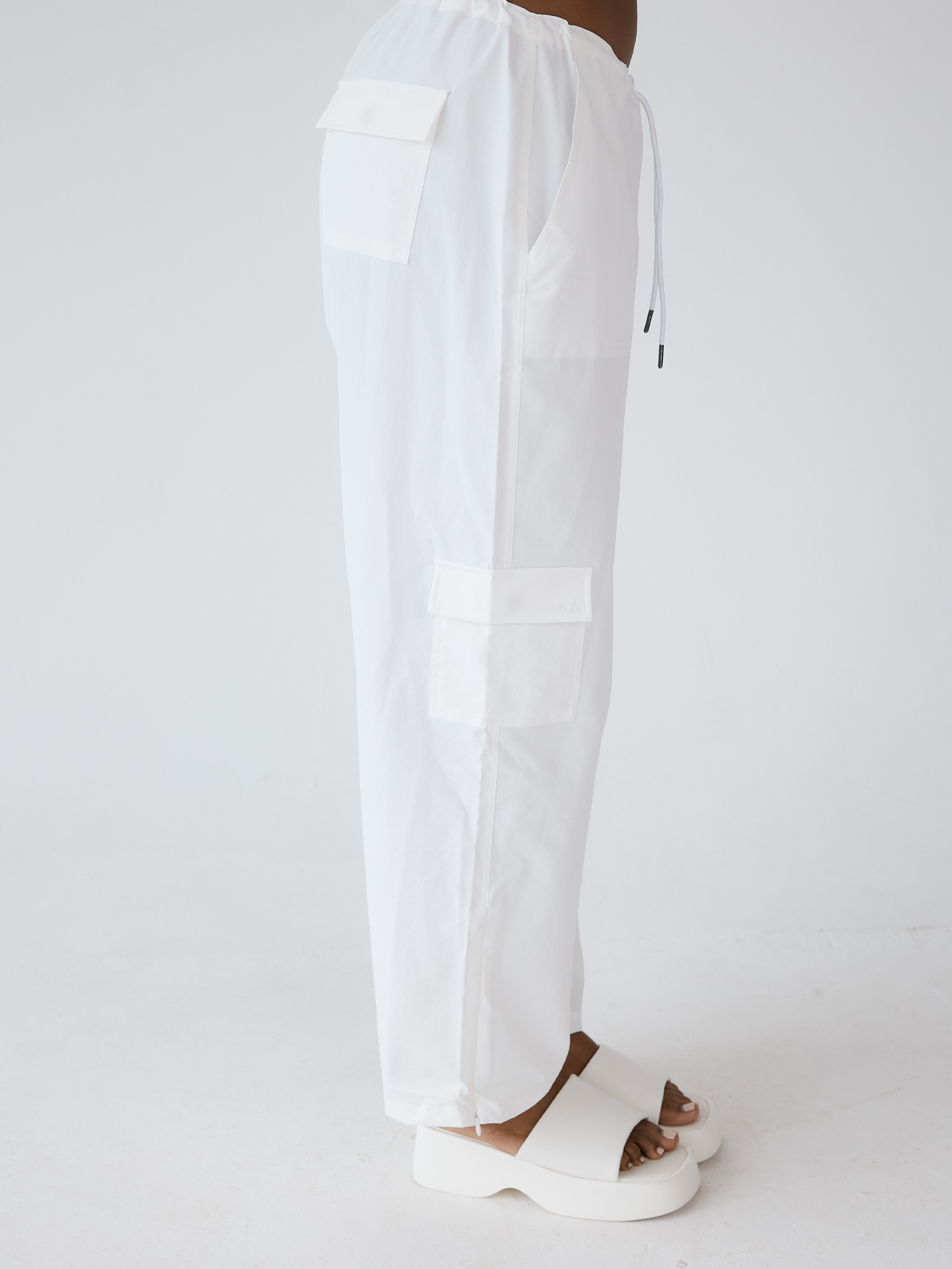 Adjustable Parachute Pants – Oversized Mid-Rise Fit